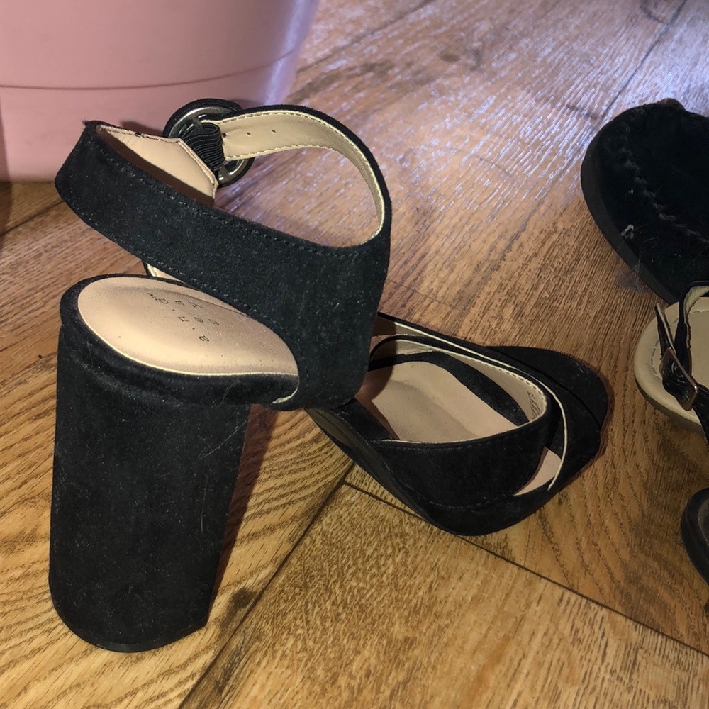 Heels never worn* just a bit dusty from storage.